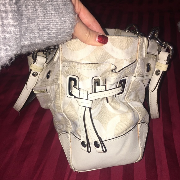 Coach purse - Picture 4 of 8